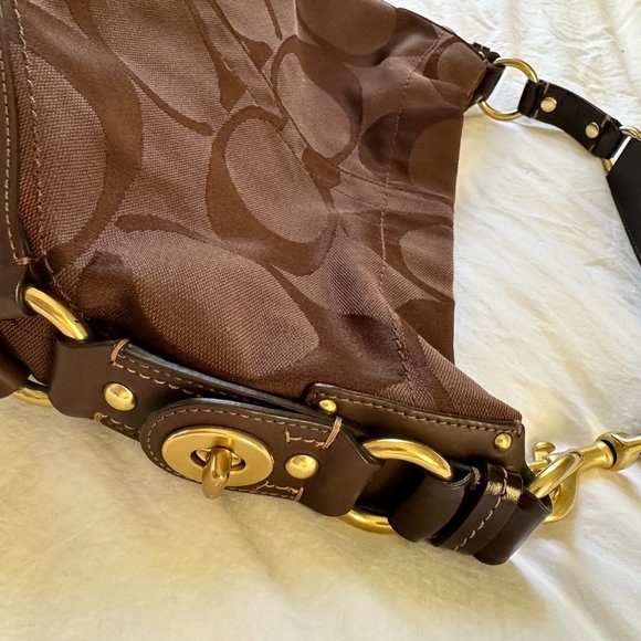 Coach Shoulder Bag - Picture 3 of 6